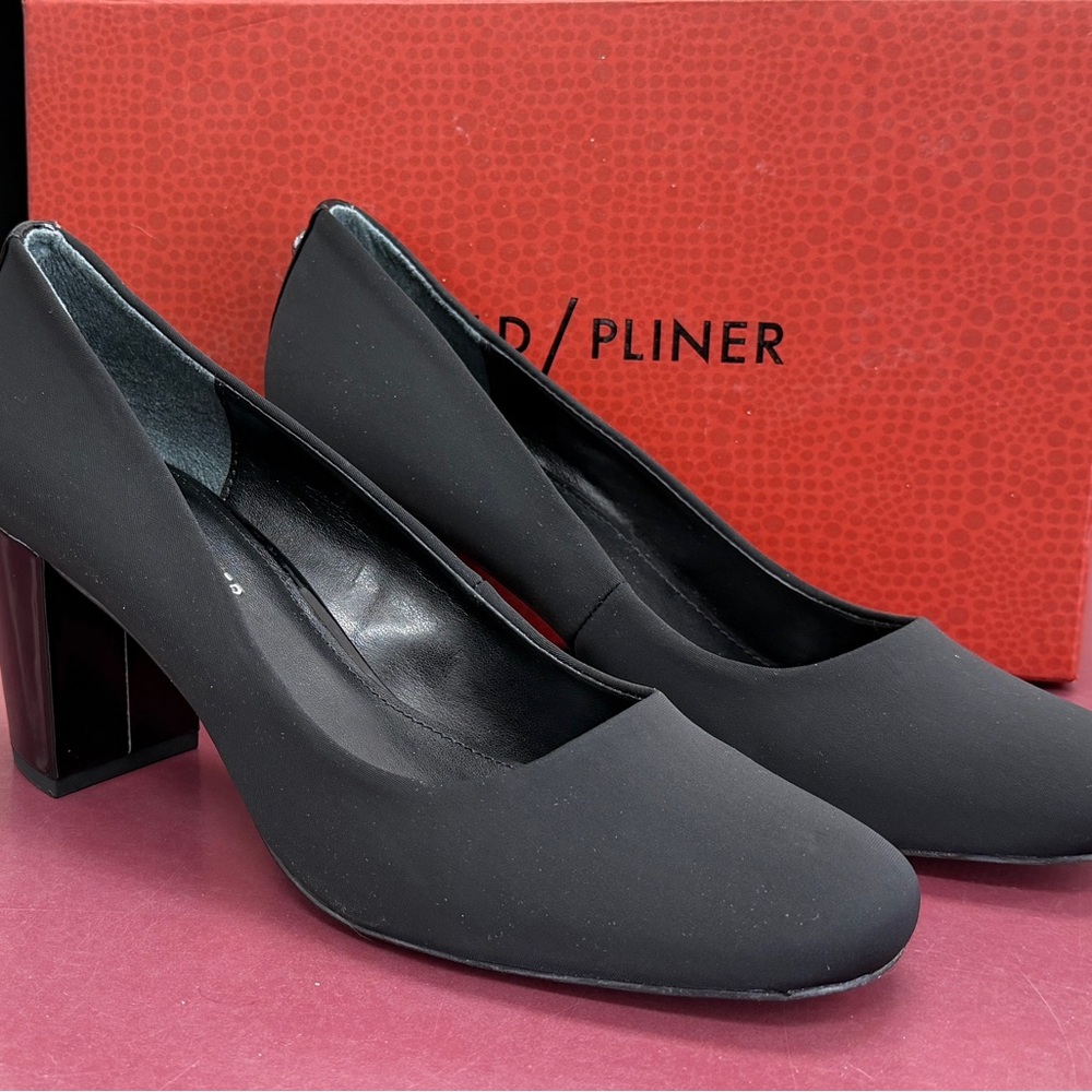 Donald J. Pliner Black Heeled Pumps